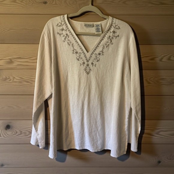White Stag Tops - White Stag Linen and Rayon Cream Tunic. EUC. Size XL 16/18.